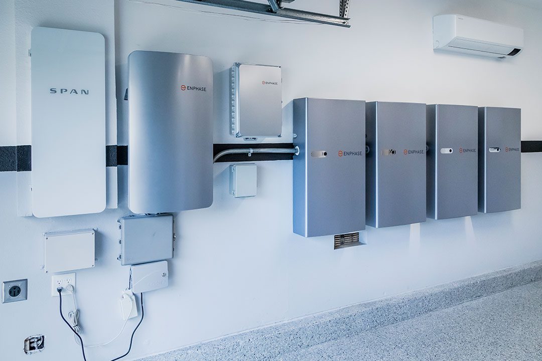 Solar Battery Backup: No. 1 Best Guide to Outage-Proof Power