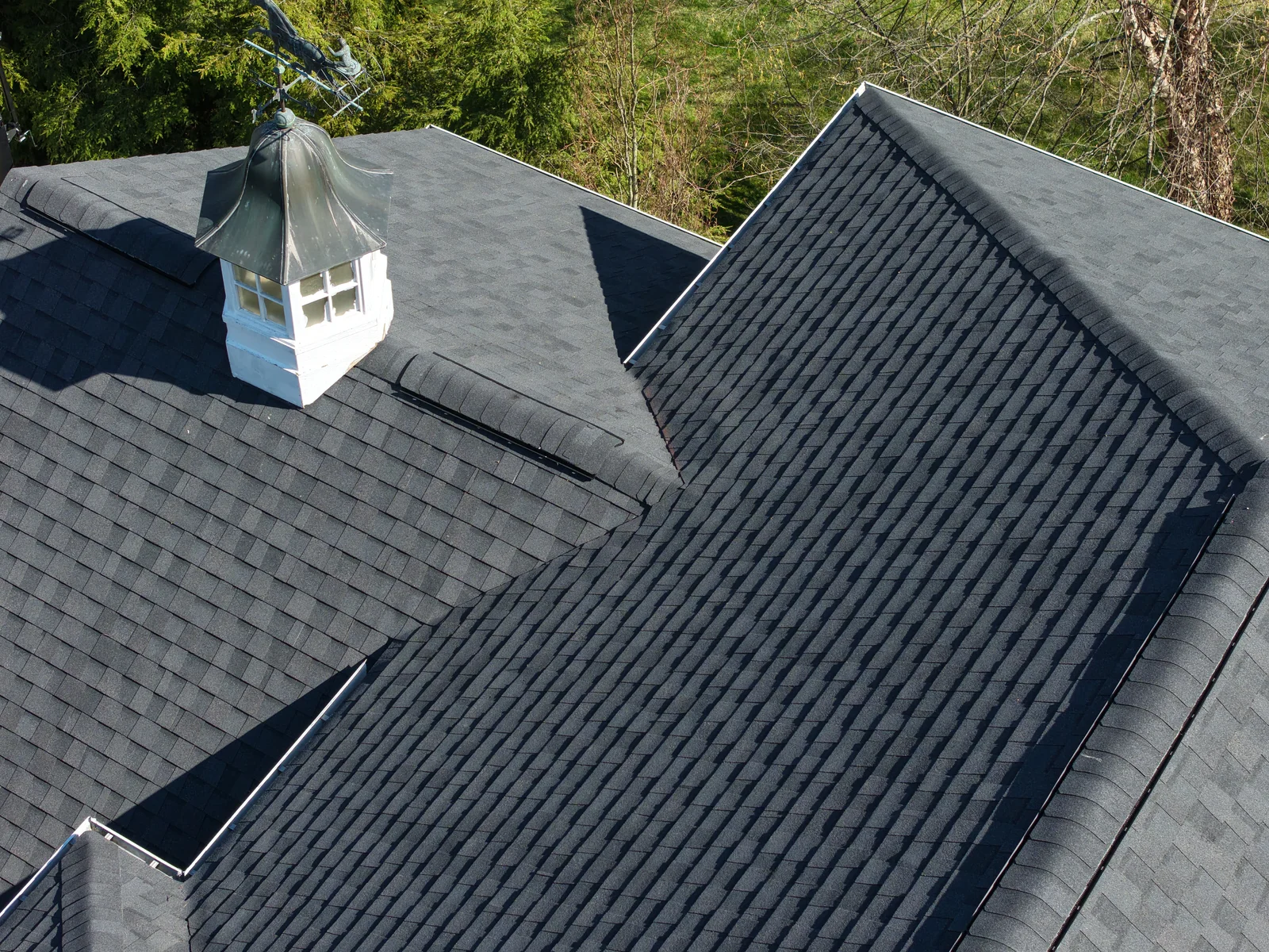 GAF vs. CertainTeed vs. Atlas: The Ultimate Shingle Comparison