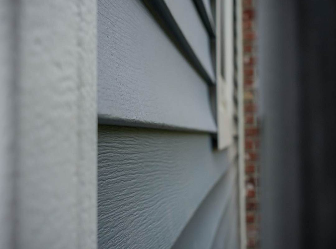 siding of exterior home.